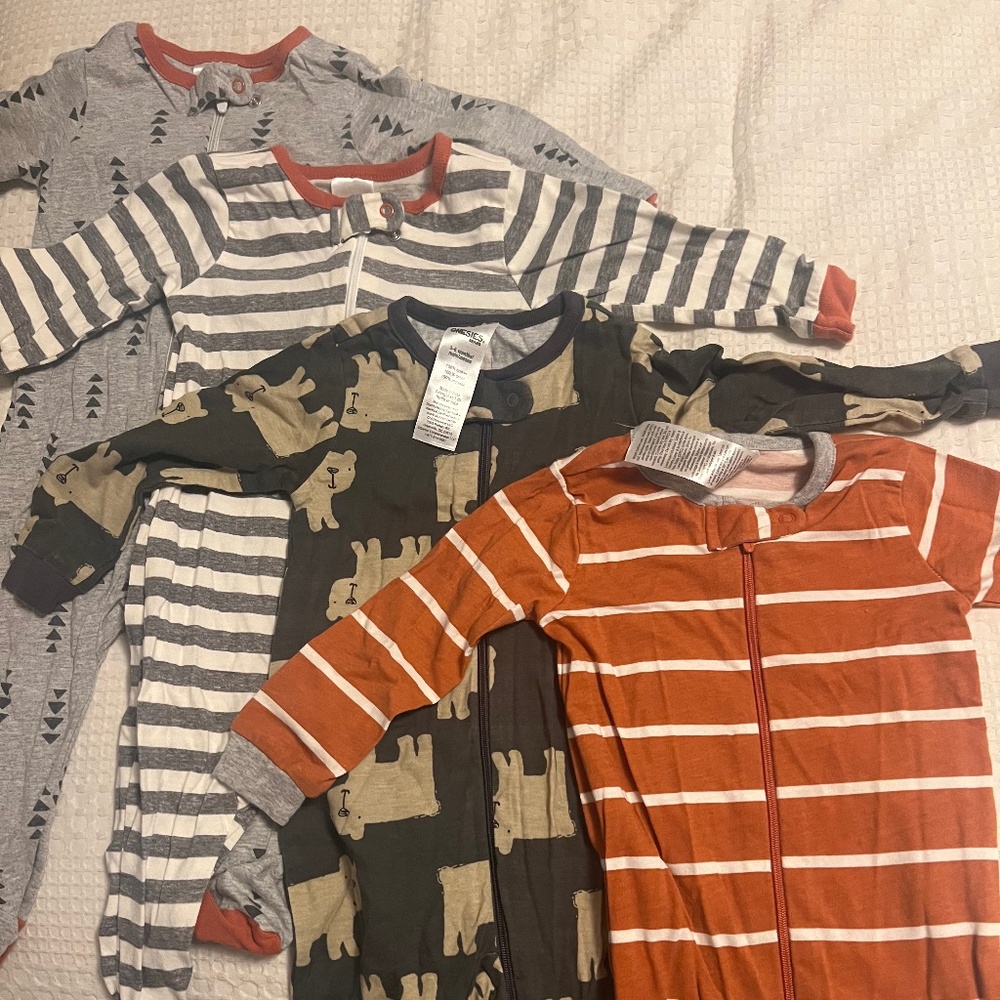 4 pack Gerber Onesies 3-6 month sleepers